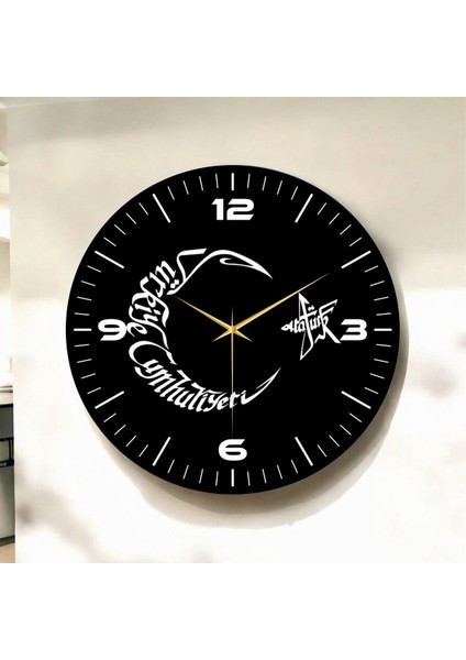 Renkli Baskı Ay Yıldız Atatürk Yazı Desenli Sayılı Hediyelik Ahşap Sessiz Duvar Saati 50CM