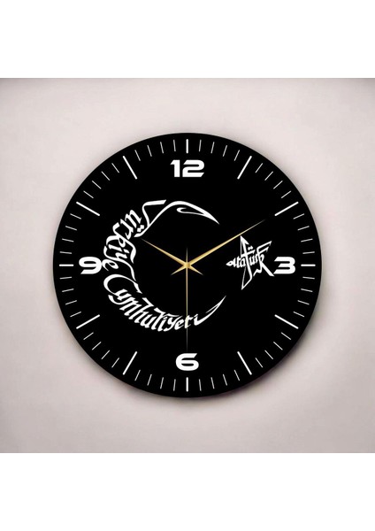 Renkli Baskı Ay Yıldız Atatürk Yazı Desenli Sayılı Hediyelik Ahşap Sessiz Duvar Saati 50CM