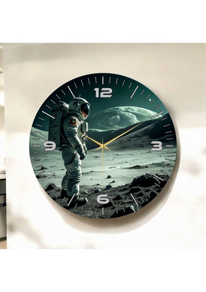 Renkli Baskı Ay ve Astronot Desenli Sayılı Hediyelik Ahşap Sessiz Duvar Saati 45CM