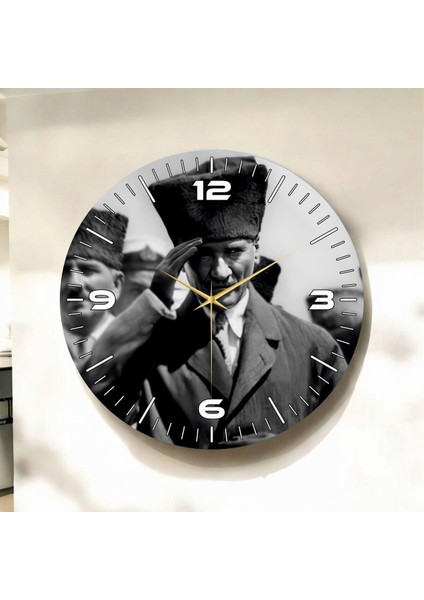 Mustafa Kemal Atatürk Siyah Beyaz Renkli Baskı Sayılı Hediyelik Ahşap Sessiz Duvar Saati 50CM