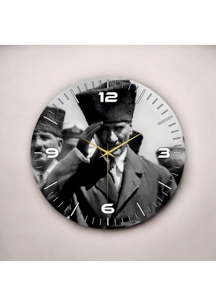 Mustafa Kemal Atatürk Siyah Beyaz Renkli Baskı Sayılı Hediyelik Ahşap Sessiz Duvar Saati 50CM fiyatları