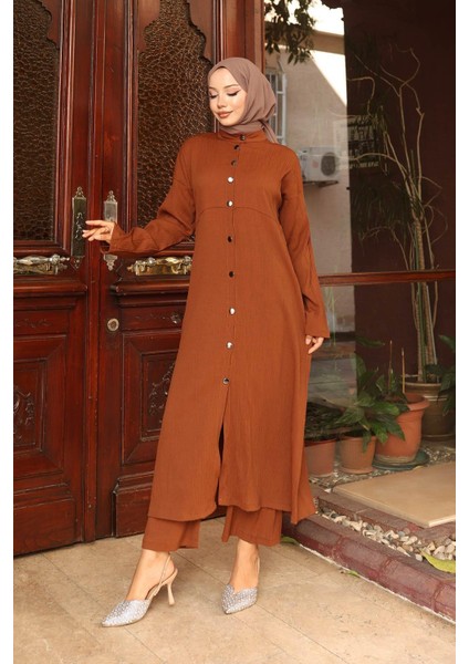 Yaka Detaylı Uzun Takım Kahverengi