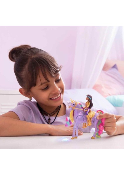 Unicorn Akademisi Sophia Figür ve Işıklı Wildstar Tek Boynuzlu At indirimleri
