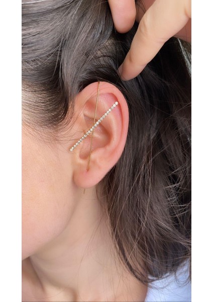 Zirkon Taşlı Geçmeli Kıkırdak Küpe