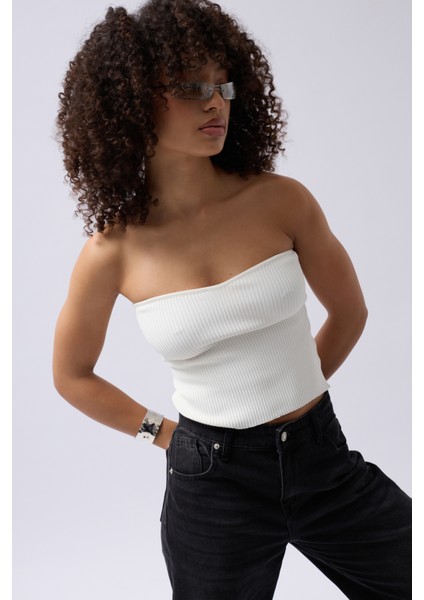 Straplez Dokulu Beyaz Crop fırsatları