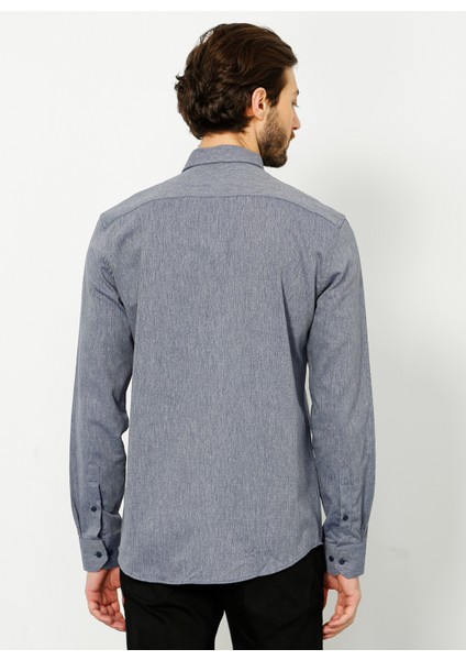 Koruyucu Maske Ile Gömlek fırsatları