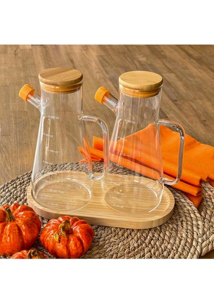 2’li Borosilikat Cam Yağdanlık & Sirkelik Seti – Vakum Kapaklı, 900 Ml, Bambu Stantlı | Masterchef Stil Mutfak Sunumu