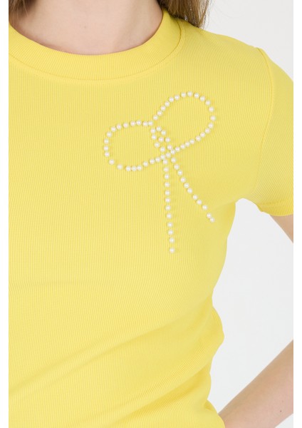 Sarı Inci Kurdele Işlemeli Crop Slim Fit Tişört 2229 fırsatları