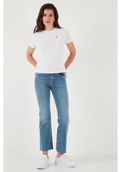Pamuklu Slim Fit Bisiklet Yaka Minimal Işleme Detaylı T Shirt Bayan T Shirt 5866398 indirimleri