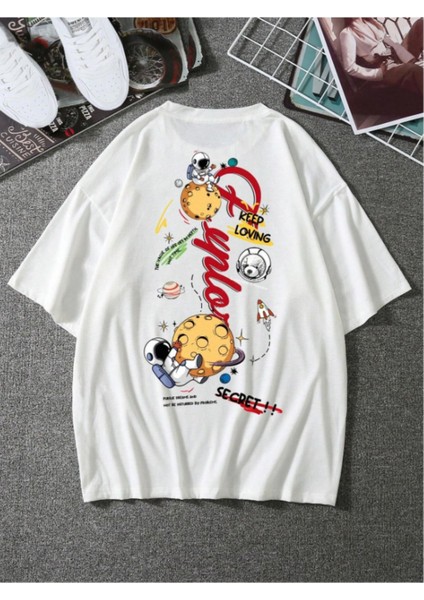 Beyaz Oversıze Astronot Keep Lovıng Baskılı Bol Kesım Tshirt