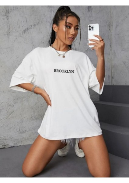 Brooklyn Baskılı Unisex Oversize Beyaz Bisiklet Yaka Tshirt