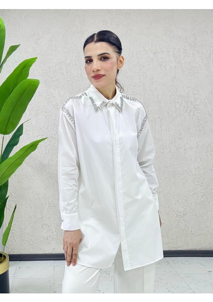 Yakası Omuzu Taş Işlemeli Poplin gömlek
