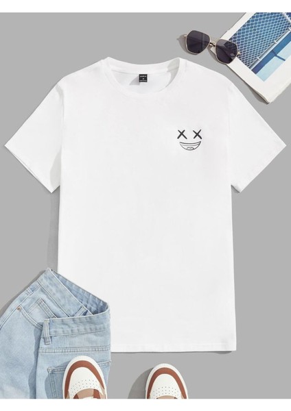 Beyaz Oversıze Tasarım Smile Baskılı Bol Kesım Tshirt