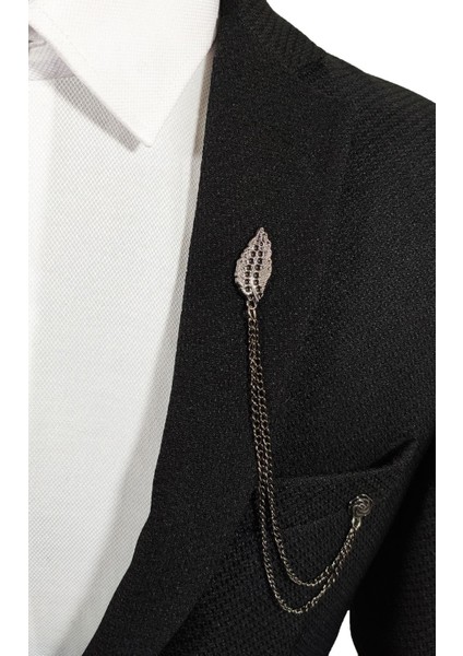 Koyu Gümüş Gri Renk Siyah Işlemeli Yaprak Figürlü Metal Ceket Yaka Iğnesi Yaka Zinciri