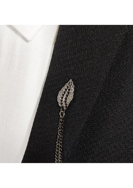 Koyu Gümüş Gri Renk Siyah Işlemeli Yaprak Figürlü Metal Ceket Yaka Iğnesi Yaka Zinciri fiyatları