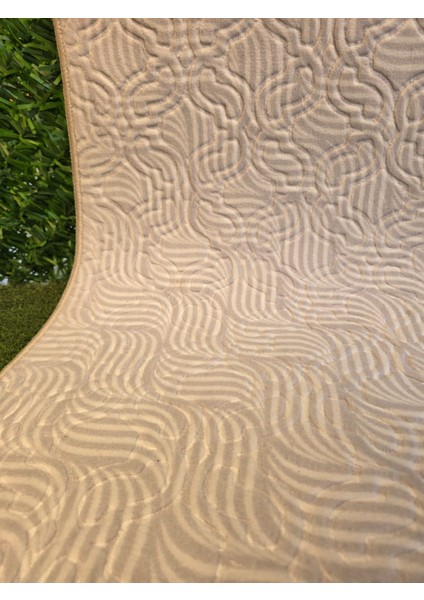 Konforsa Krem Modern Desenli Embos Halı – Yumuşak Dokulu, Leke Tutmaz, Kaymaz Tabanlı Halı