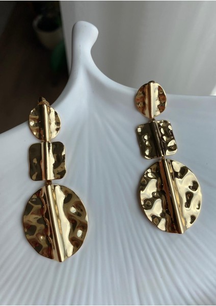 Ezme Plaka Sallantılı Altın Renk Küpe