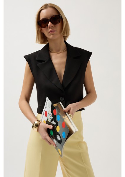 Düğme Detay Cepli Siyah Yelek