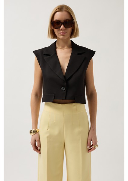 Düğme Detay Cepli Siyah Yelek fırsatları