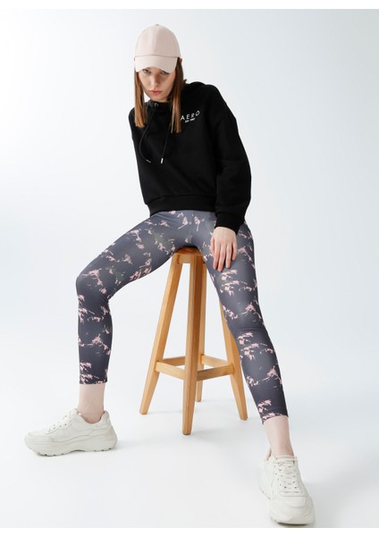 Kapüşon Yaka Baskılı Siyah Kadın Sweatshirt Y-Puren fiyatları