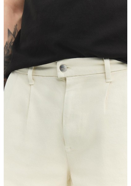 Rahat / Relaxed Fit Pensli Krem Erkek Şort fırsatları