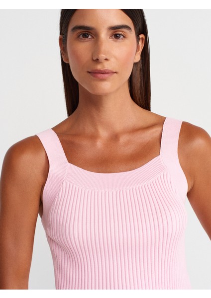 10775 Kare Yaka Askılı Fırfırlı Triko Bluz-Pembe modelleri