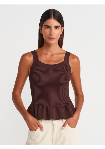 10775 Kare Yaka Askılı Fırfırlı Triko Bluz-Kahve