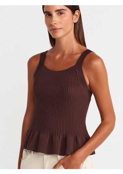 10775 Kare Yaka Askılı Fırfırlı Triko Bluz-Kahve modelleri