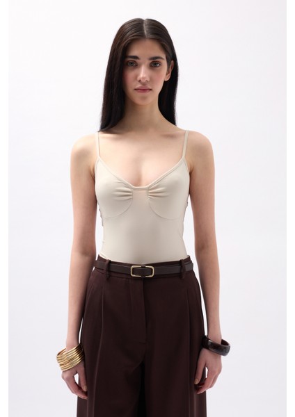 Önü Büzgülü Askılı Bej Bodysuit