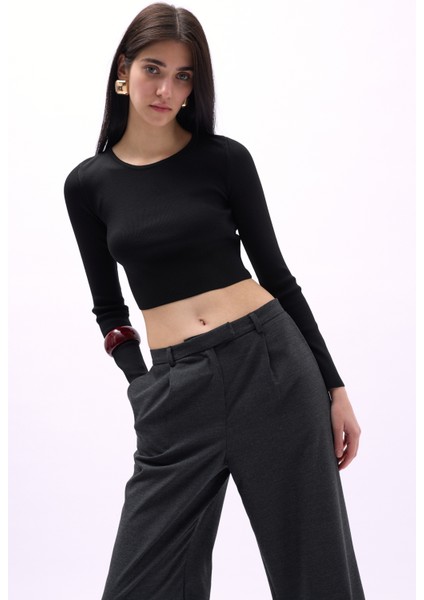 Bisiklet Yaka Dokulu Siyah Crop