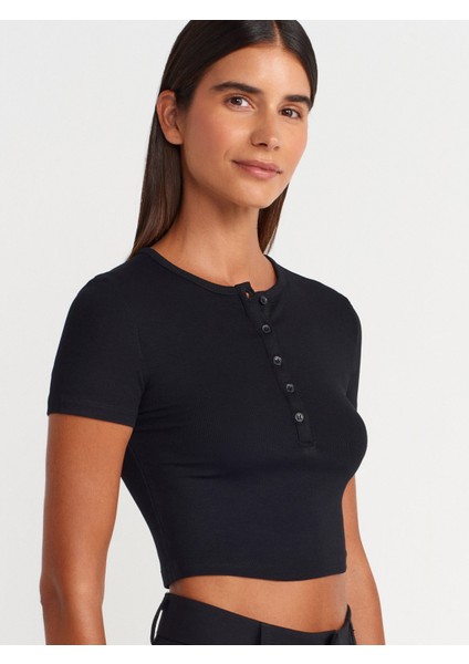31647 Düğme Detaylı Crop Top-Siyah modelleri