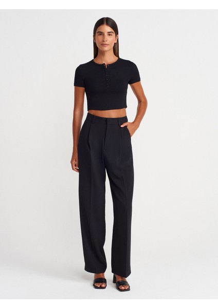 31647 Düğme Detaylı Crop Top-Siyah fırsatları