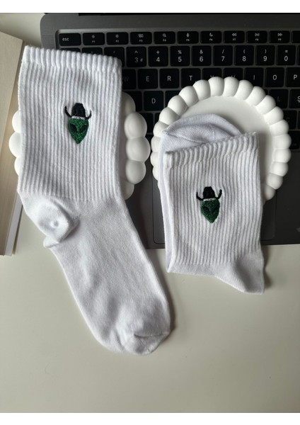 Kovboy Şapkalı Uzaylı Nakışlı Yazlık Kışlık Beyaz Pamuklu Unisex Casual Comfort Soket Çorap fırsatları