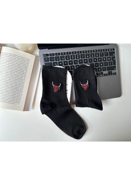Chicago Boğası Kızgın Boğa Nakışlı Yazlık Kışlık Pamuklu Unisex Casual Soket Çorap fiyatları