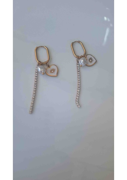 Çelik Sallantılı Inci Kalp Detaylı Küpe fiyatları