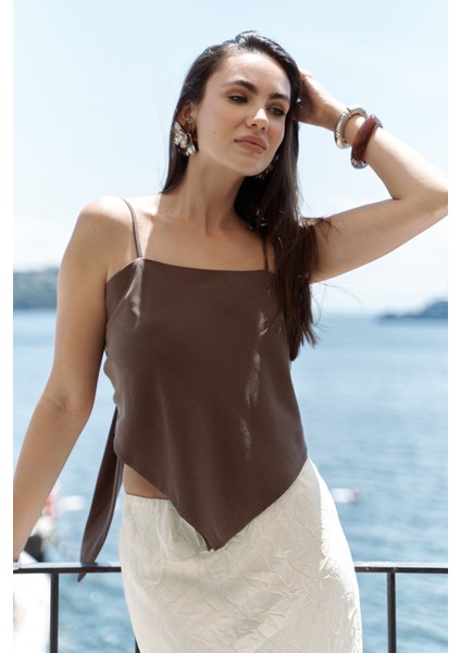 Alytih Üçgen Detay Soft Kahve Crop