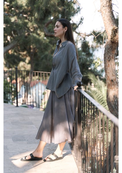 Calynn Sırt Dekolteli Çizgili Füme Keten Gömlek modelleri