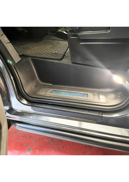 Volkswagen T7 2022- Yılı ve Sonrası Uyumlu Kapı Eşiği 2 Parça