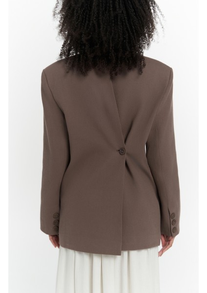 Solara Arkası Düğmeli Mocha Blazer