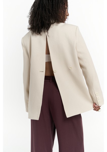 Solara Arkası Düğmeli Naturel Blazer