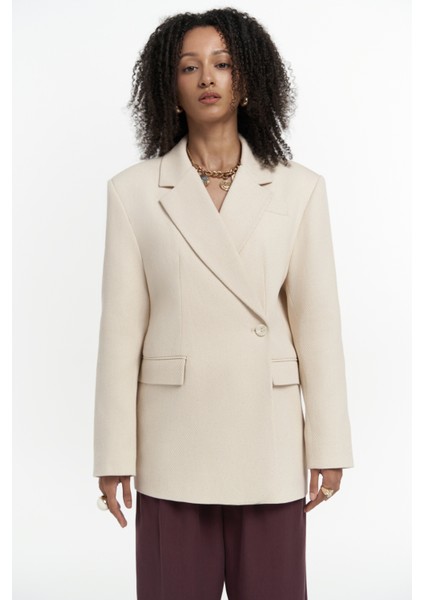 Solara Arkası Düğmeli Naturel Blazer