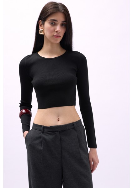 Bisiklet Yaka Dokulu Siyah Crop fırsatları