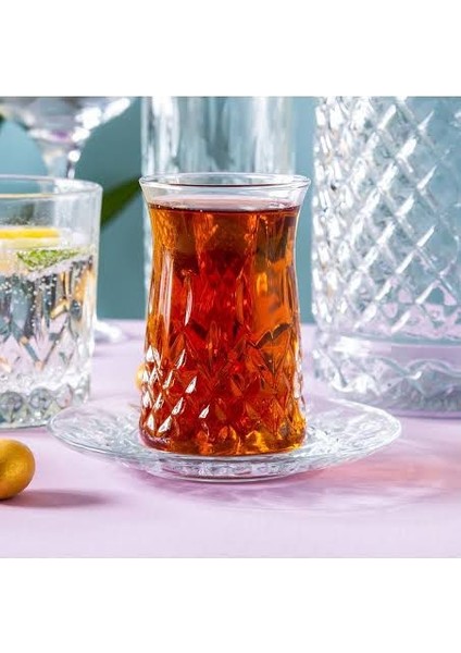Lav Kristal Kesim 6’lı Cam Çay Bardağı ve Tabak Takımı – Özel Tasarım, Lüks Sunum
