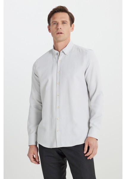 Pamuklu Slim Fit Dar Kesim Düğmeli Yaka Armürlü Gömlek