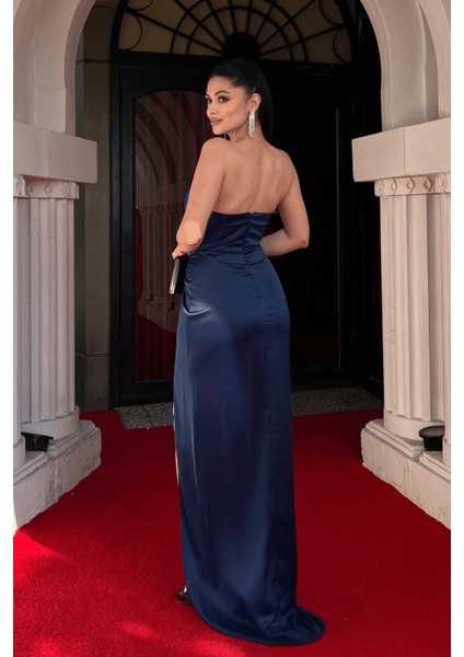 Saten Kumaş Büzgü Detaylı Straplez Abiye Elbise - Lacivert indirimleri