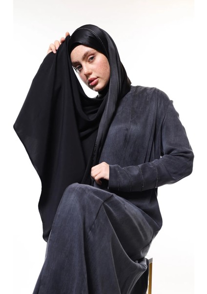 Siyah Ipek ve Kristal Şal – Hafif ve Şık Tamamlayıcı