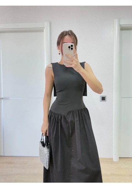 Arkası Kanatlı Uzun Elbise- Siyah