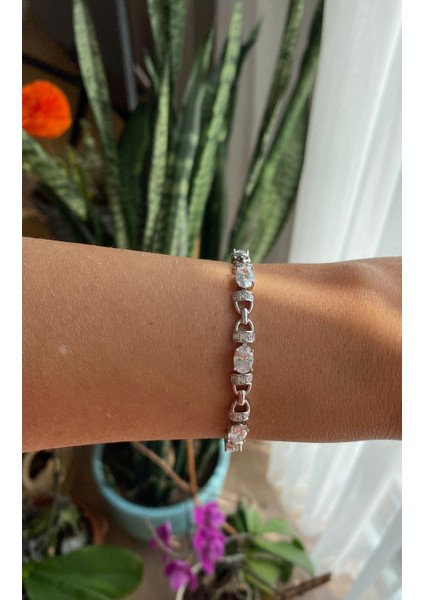 Xuping Damla Figürlü Aralıklı Zirkon Taşlı Silver Bileklik