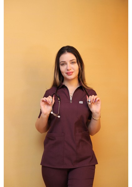 Mürdüm Fermuarlı Hemşire ve Doktor Üniforması Scrubs (Tek Üst)