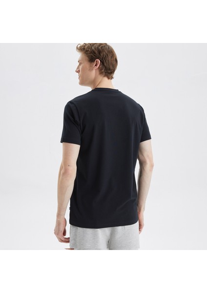 Erkek Siyah Standart Fit T-Shirt